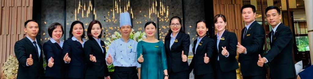 may đồng phục khách sạn
