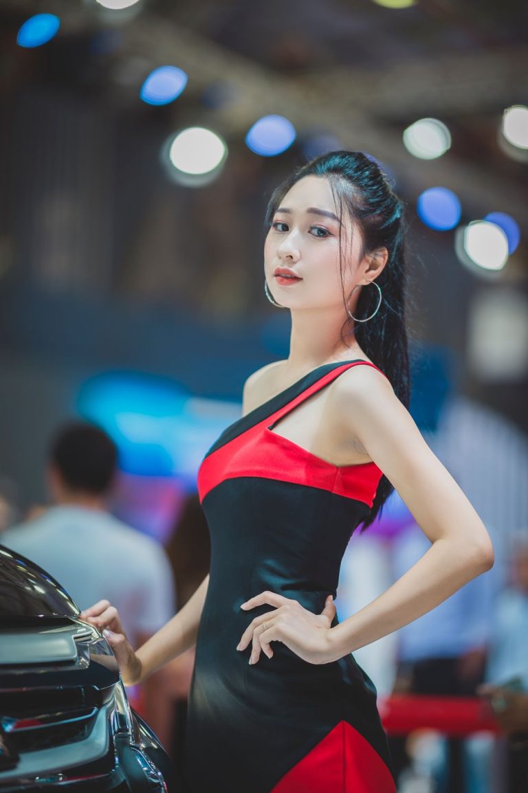 PG đầm đen phối đỏ triển lãm – Đồng Phục Vàng