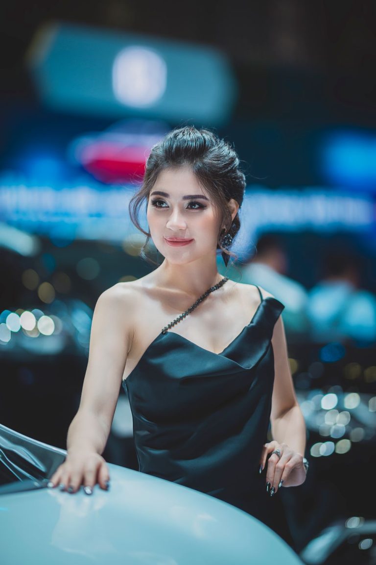 PG đầm satin đen sự kiện – Đồng Phục Vàng